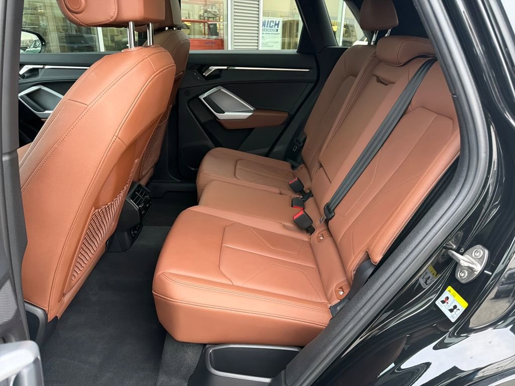 Used 2024 Audi Q3 2.0T Premium w/ Convenience Package image 24