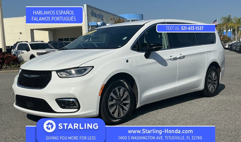 Used 2024 Chrysler Pacifica Select image 1