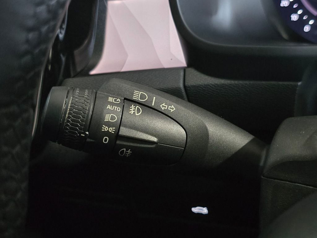 Certified 2023 Volvo C40 P8 Recharge Ultimate image 37