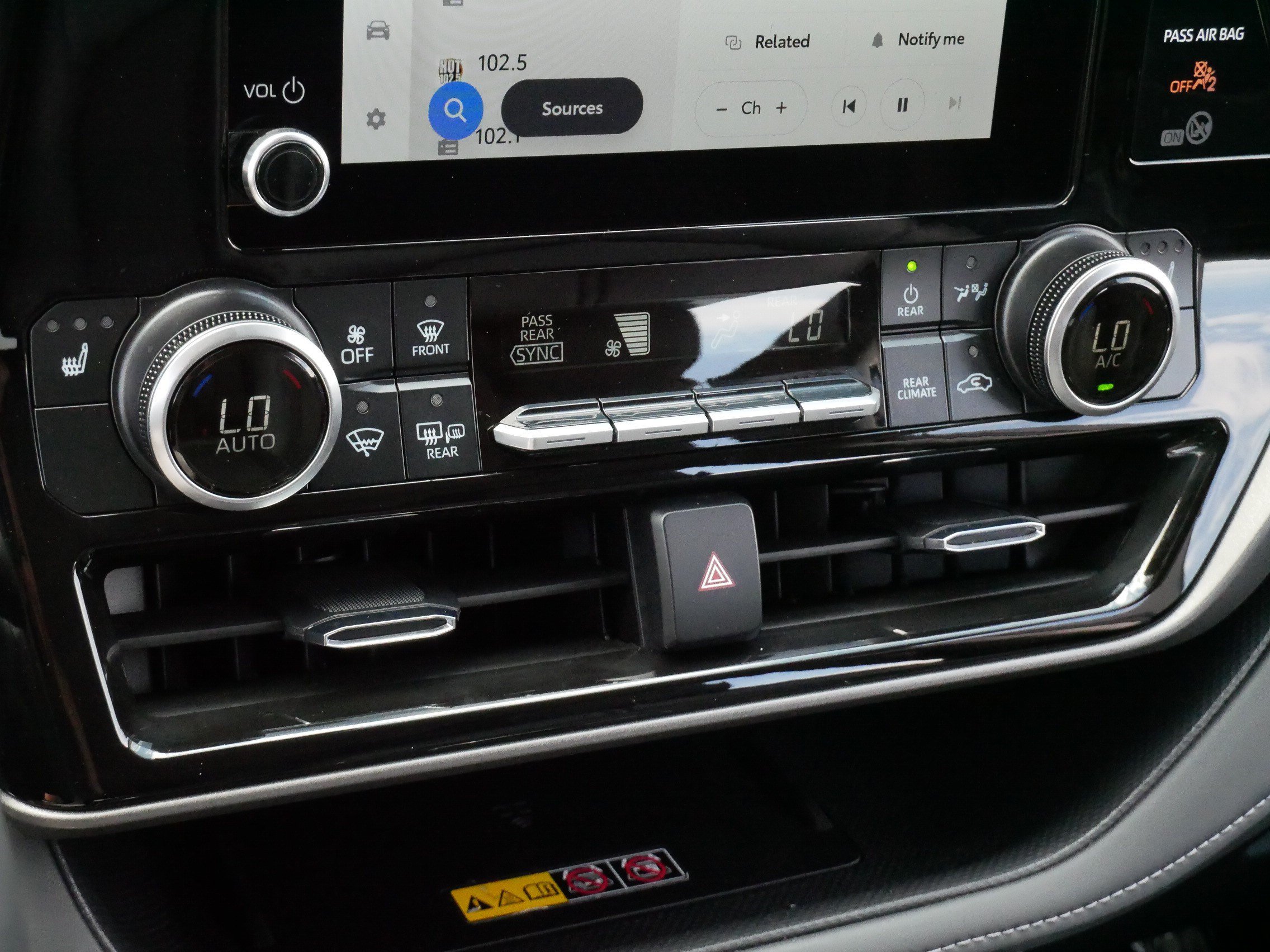 Certified 2025 Toyota Highlander XLE AWD/4WD image 23
