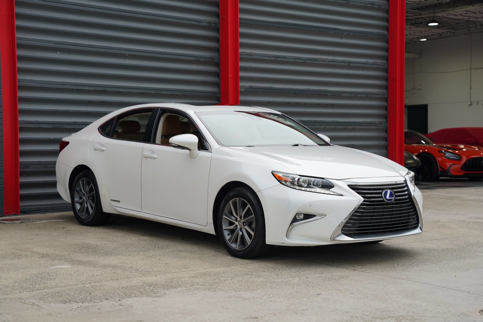 Used 2016 Lexus ES 300h w/ Ultra Luxury Package FWD image 10