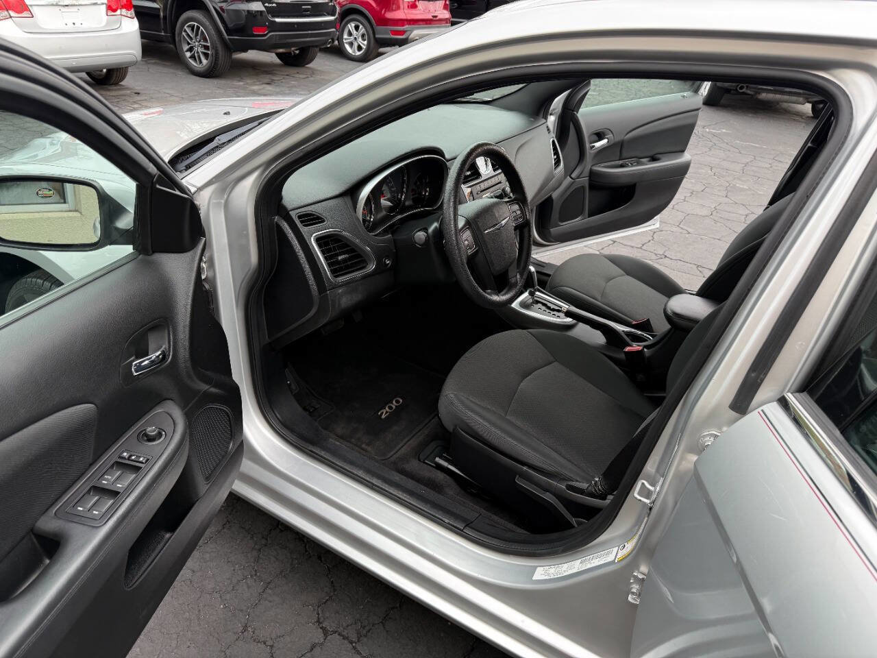Used 2011 Chrysler 200 LX FWD image 12