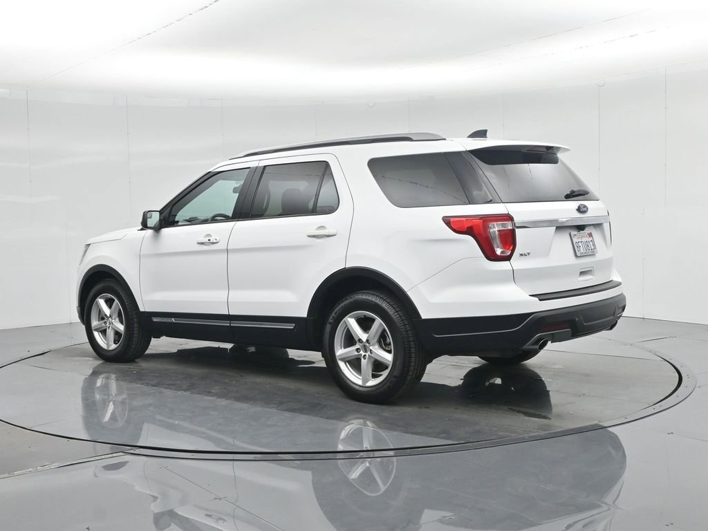 Used 2018 Ford Explorer XLT image 7