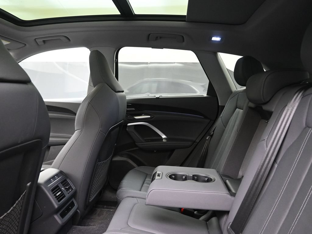 Used 2025 Audi Q5 Premium Plus w/ Premium Plus AWD/4WD image 18