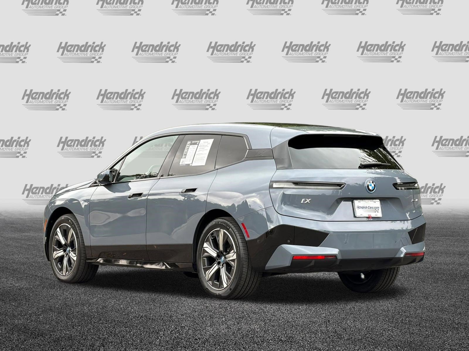 Certified 2025 BMW iX xDrive50 w/ Premium Package AWD/4WD image 7