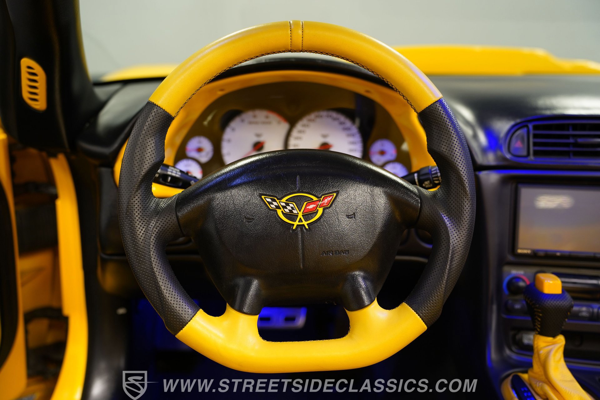 Used 2000 Chevrolet Corvette Convertible w/ Memory Pkg image 40