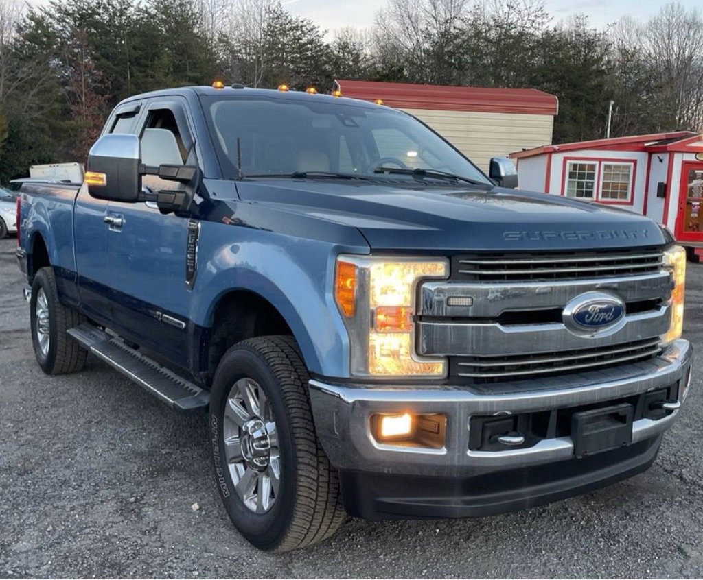 Used 2017 Ford F350 Lariat w/ Tow Technology Bundle image 4