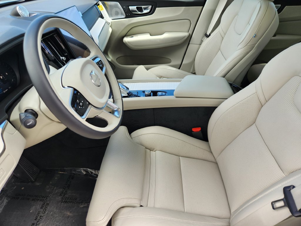 New 2026 Volvo XC60 B5 Ultra w/ Climate Package AWD/4WD image 4