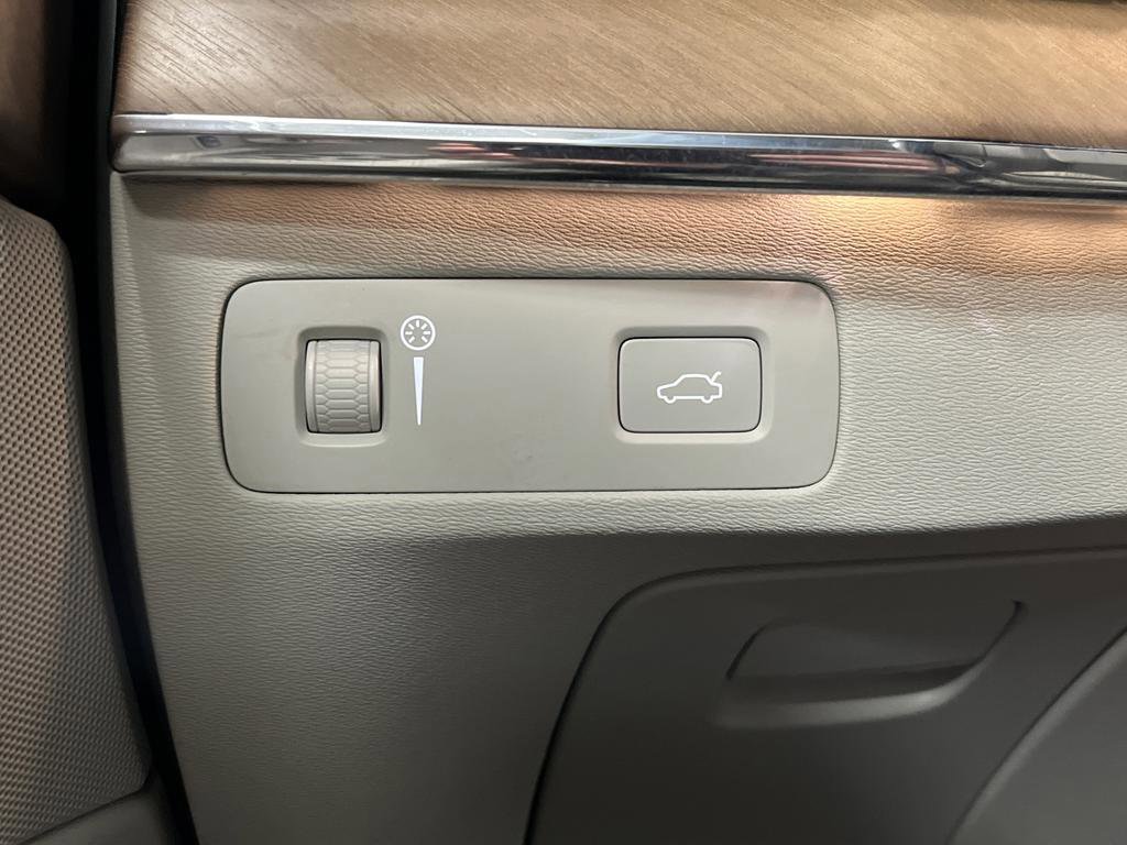 Used 2018 Volvo XC90 T6 Inscription w/ Convenience Package image 25