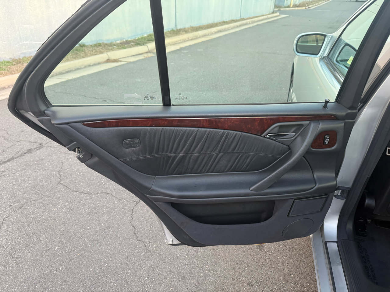 Used 2000 Mercedes-Benz E 430 Sedan image 16