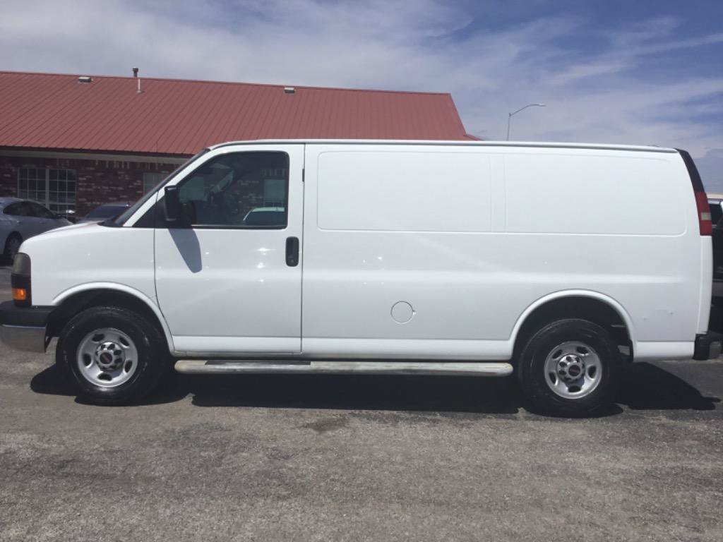 Used 2014 GMC Savana 2500 RWD image 2