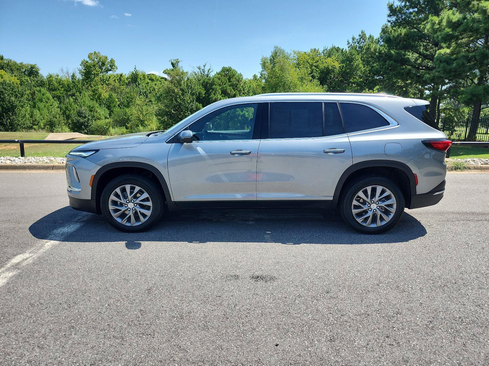 Used 2025 Buick Enclave Preferred w/ Trailering Package, 5000 lbs. FWD image 2