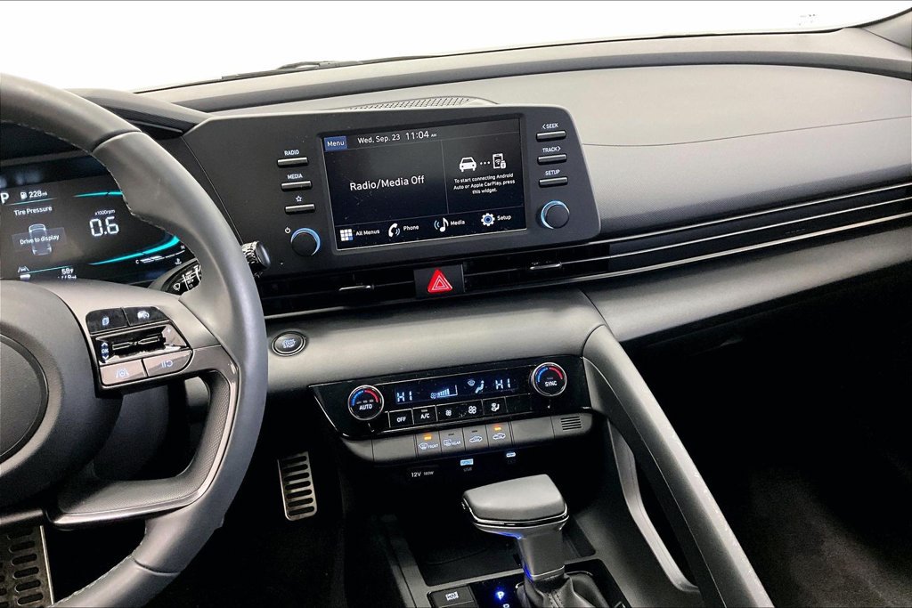 Certified 2025 Hyundai Elantra Sport FWD image 6