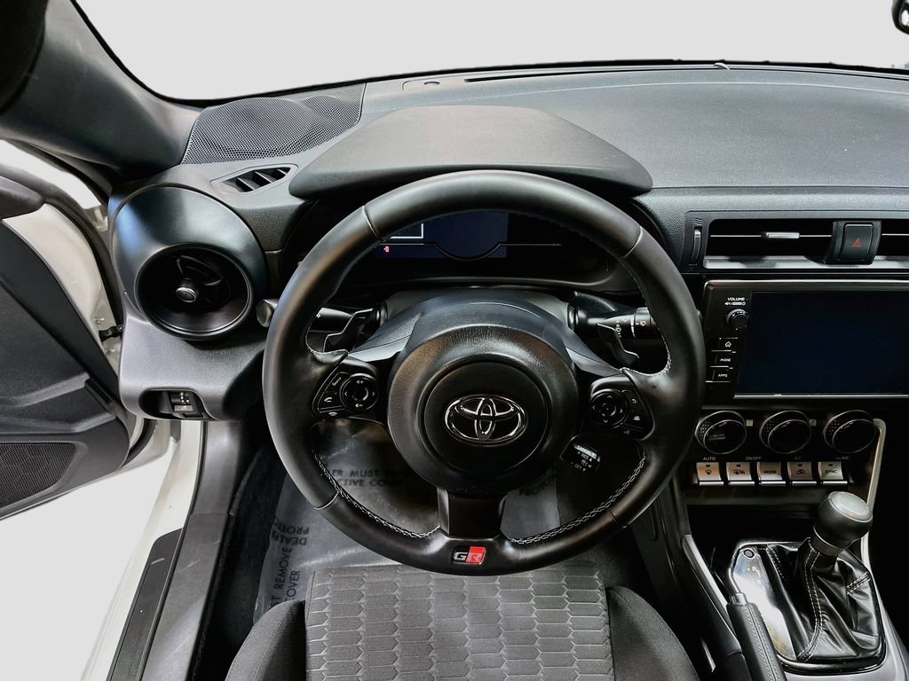 Used 2025 Toyota GR86 w/ ALL Weather Mat Package (TMS) RWD image 20