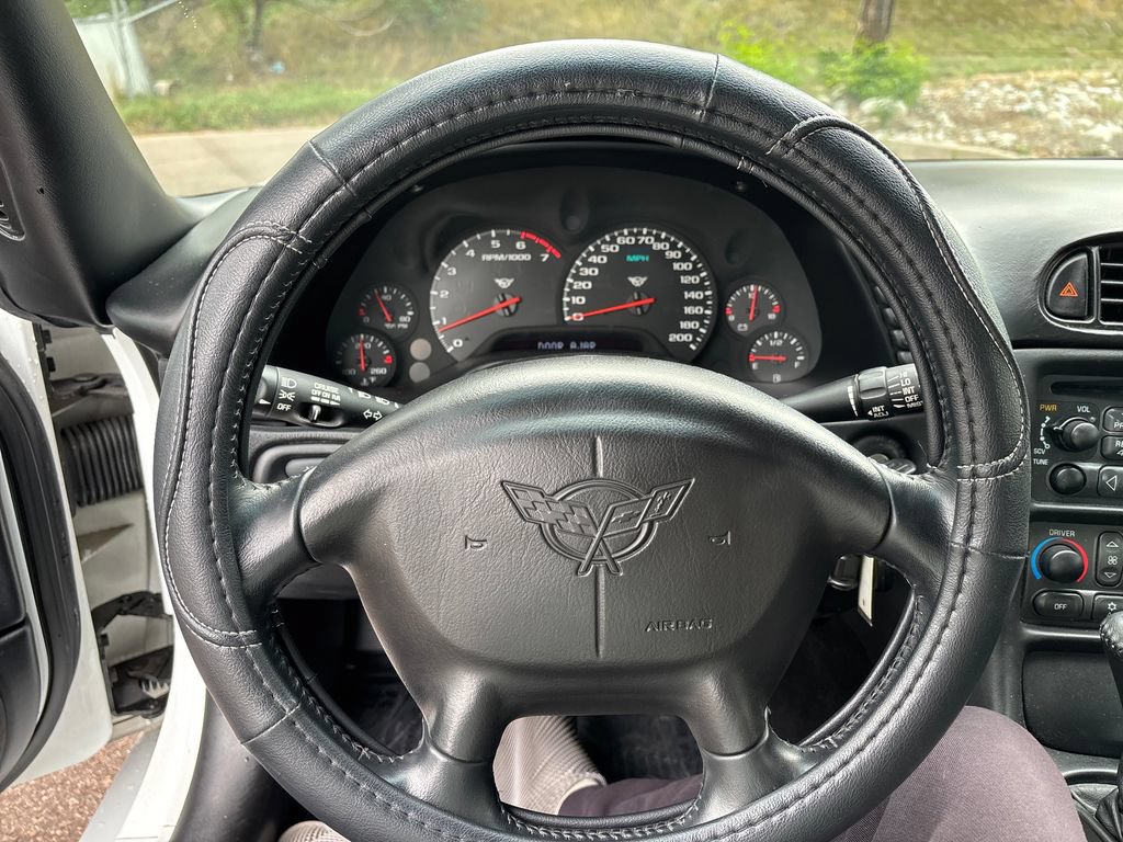Used 1998 Chevrolet Corvette Convertible RWD image 14
