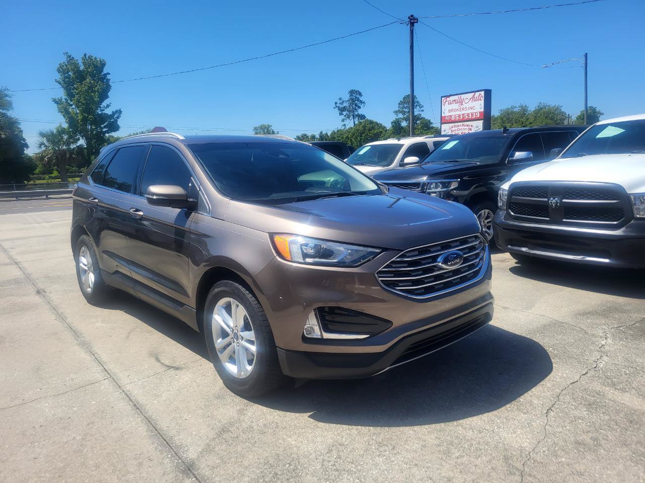 Used 2019 Ford Edge SEL w/ Equipment Group 201A FWD image 2