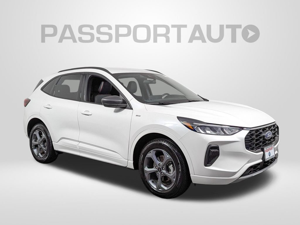 Used 2023 Ford Escape ST-Line w/ Tech Pack #1 AWD/4WD image 9