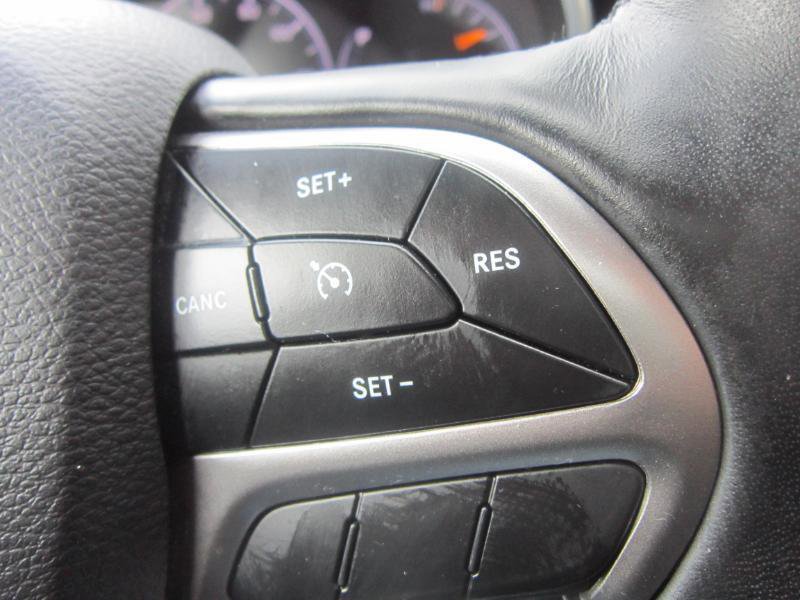 Used 2020 Jeep Grand Cherokee Altitude image 12