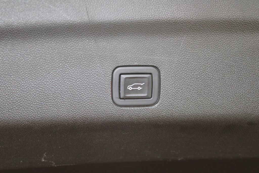 Used 2023 Chevrolet Tahoe Premier image 19