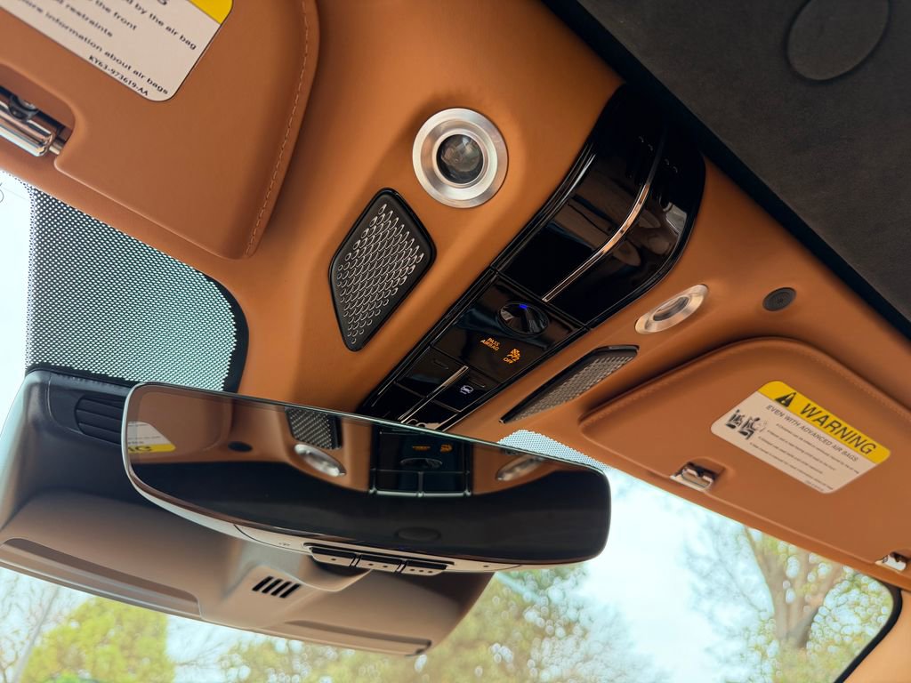 New 2026 Aston Martin Vanquish Convertible image 37