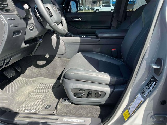 Used 2024 Lexus GX 550 image 27