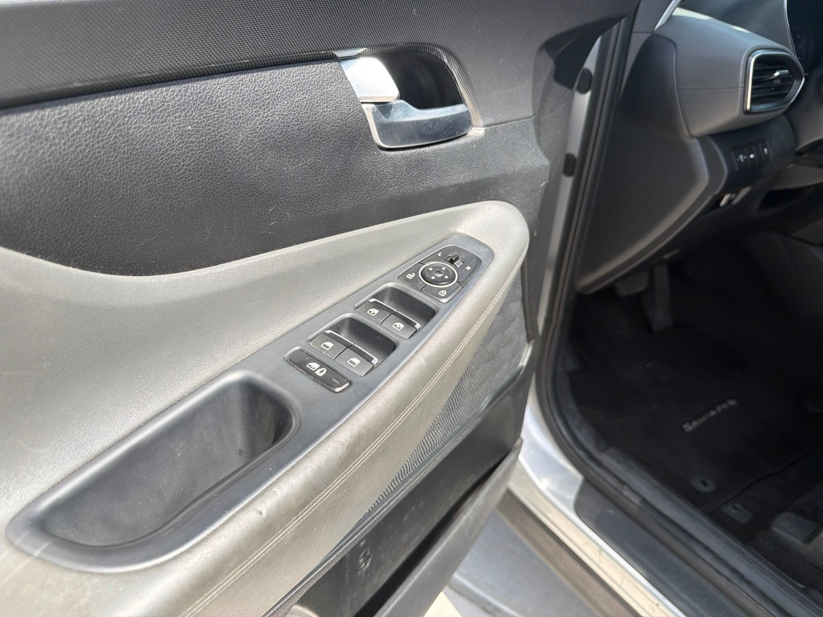 Used 2022 Hyundai Santa Fe SEL w/ Cargo Package FWD image 15