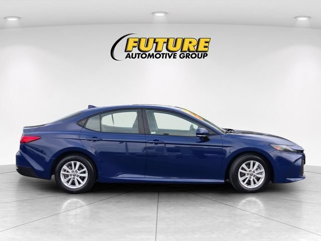 Used 2025 Toyota Camry LE FWD image 4