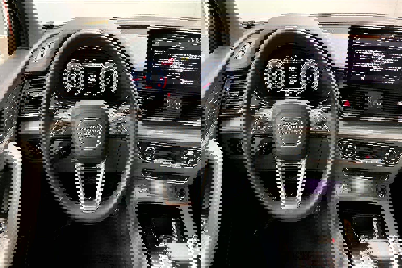 Certified 2025 Audi Q5 2.0T Premium w/ Convenience Plus Package image 8