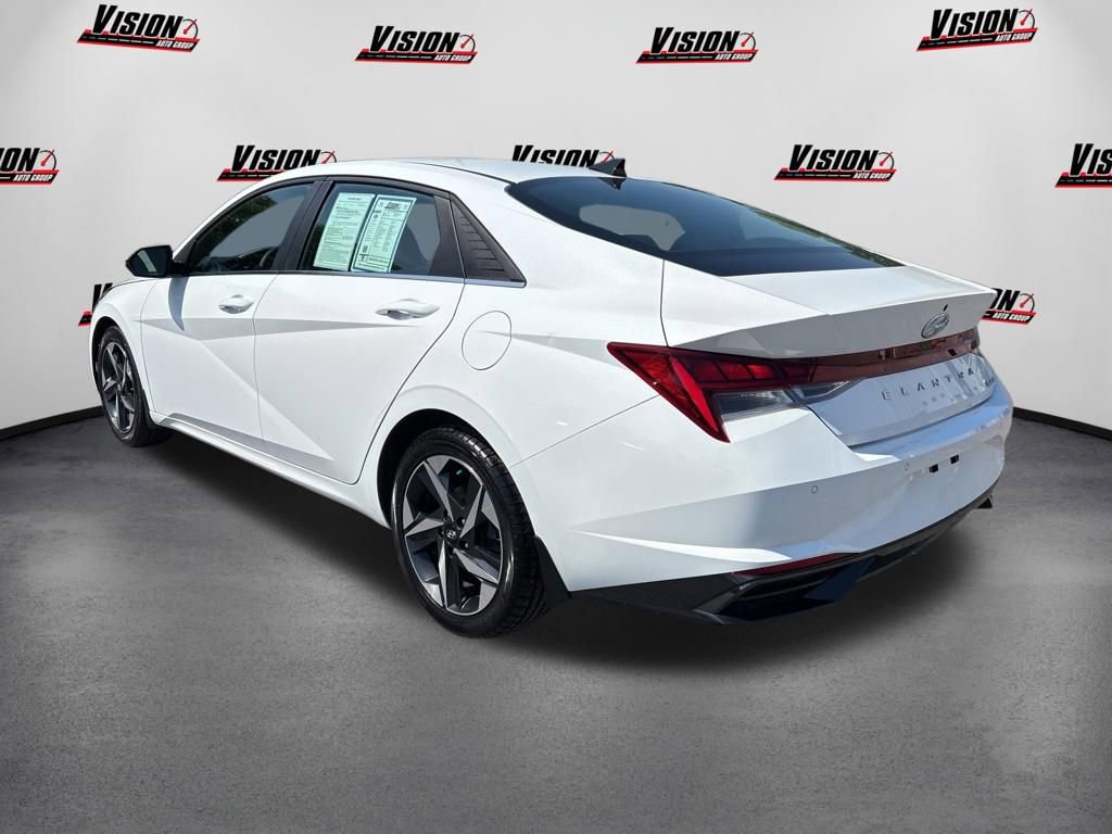 Used 2023 Hyundai Elantra Limited FWD image 3