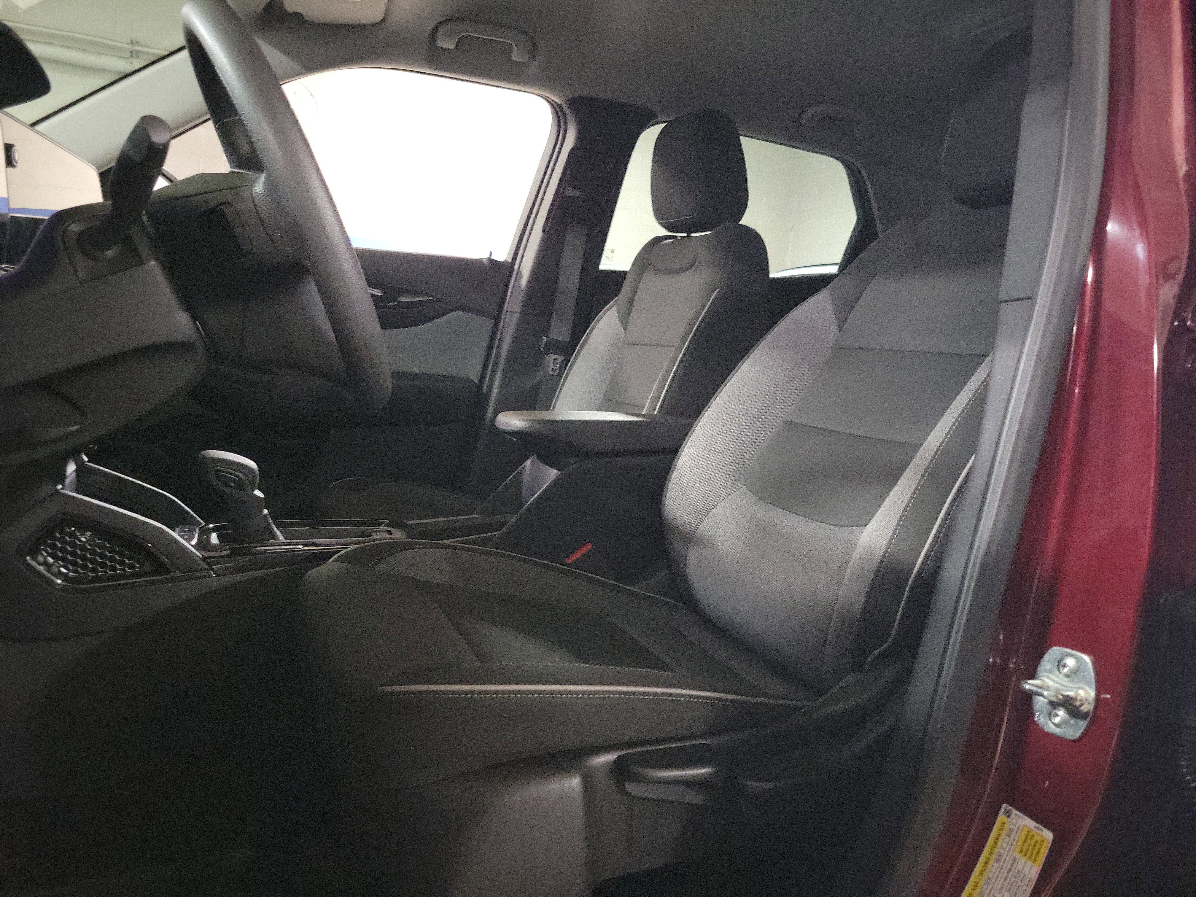 Used 2025 Chevrolet TrailBlazer LT AWD/4WD image 21