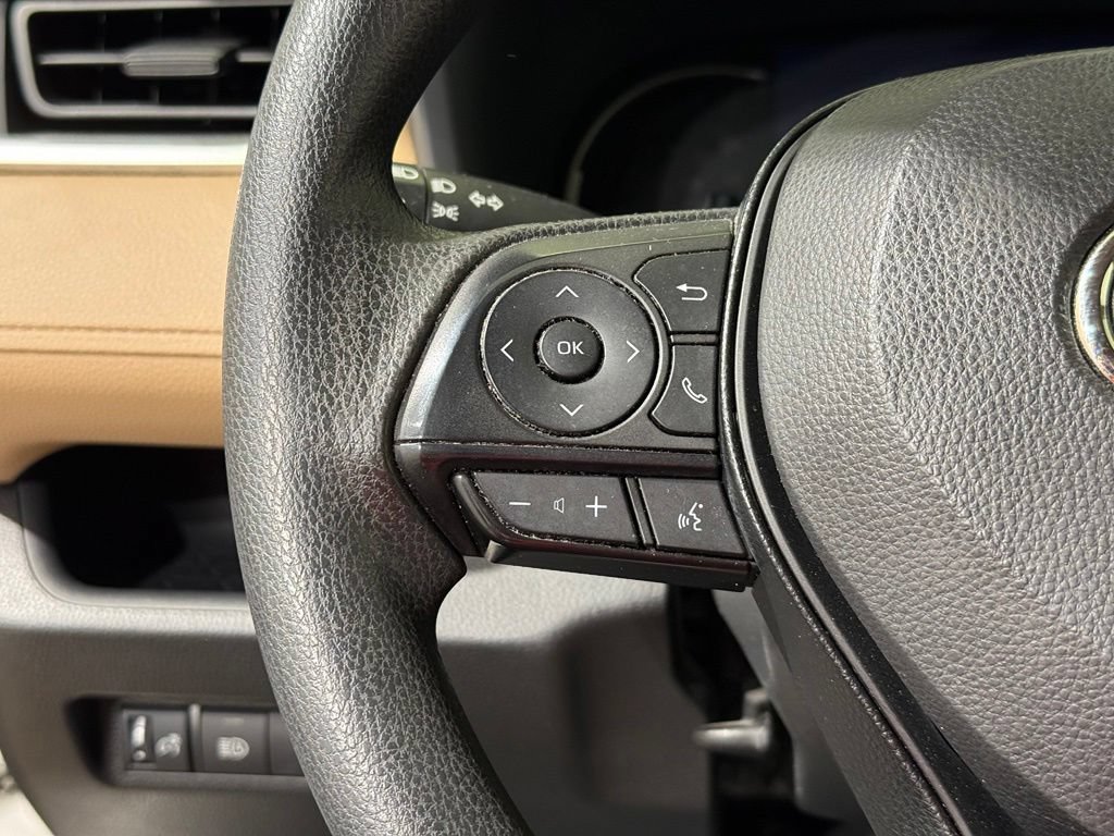 Used 2024 Toyota RAV4 LE AWD/4WD image 23