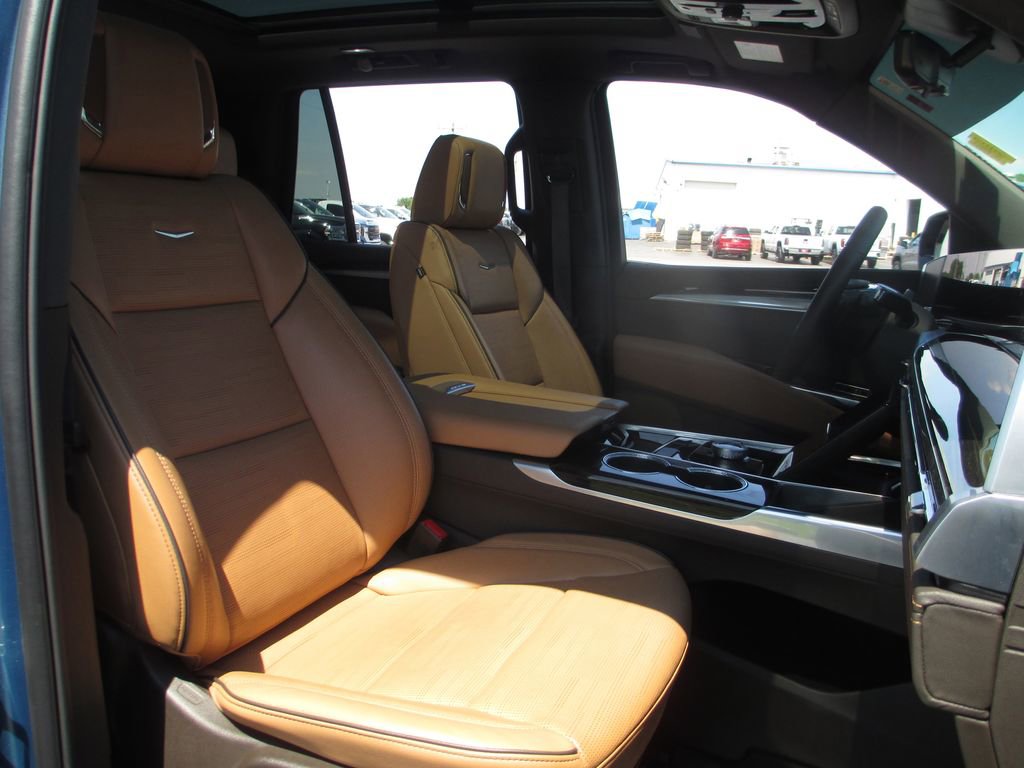 Used 2025 Cadillac Escalade Premium Luxury w/ Touring Package AWD/4WD image 25