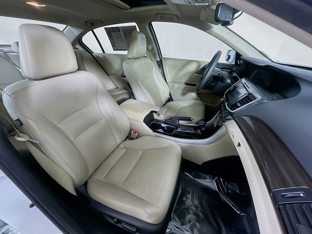 Used 2017 Honda Accord EX-L image 12