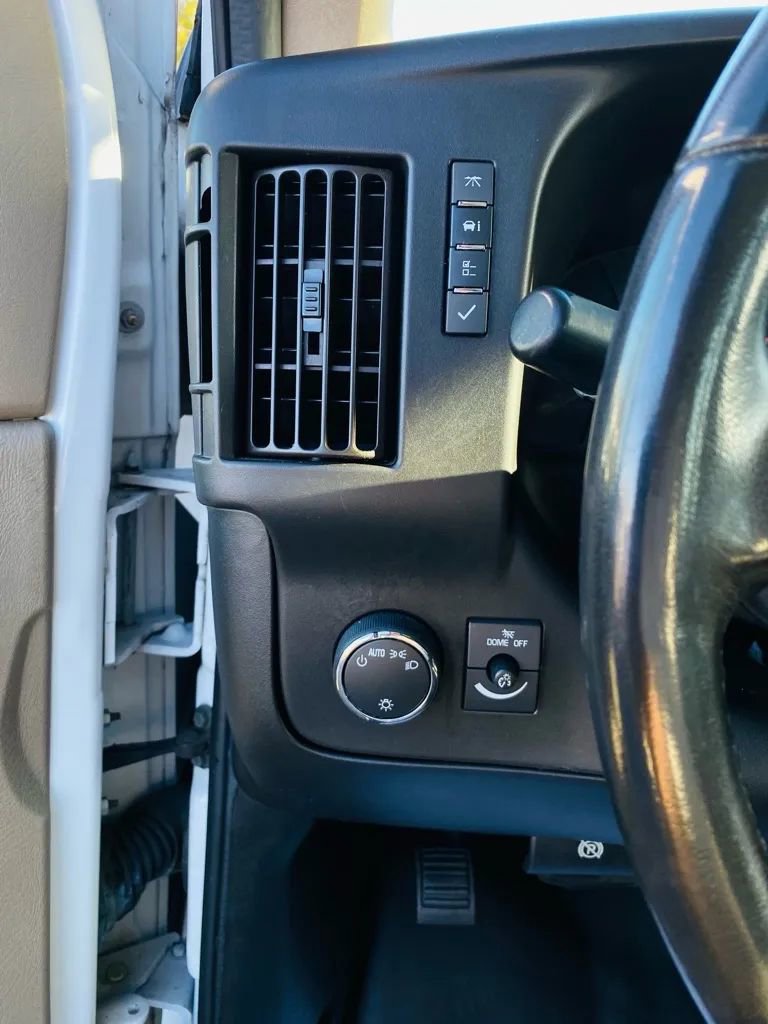 Used 2018 Chevrolet Express 2500 Extended w/ Driver Convenience Package image 24