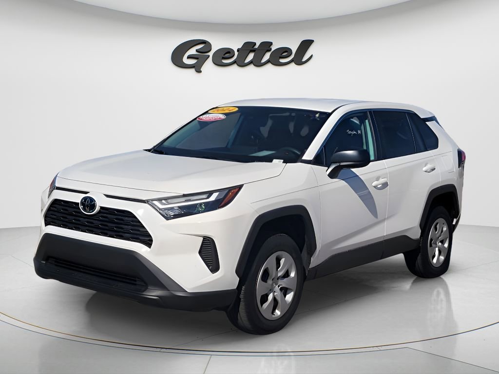 Used 2024 Toyota RAV4 LE image 2