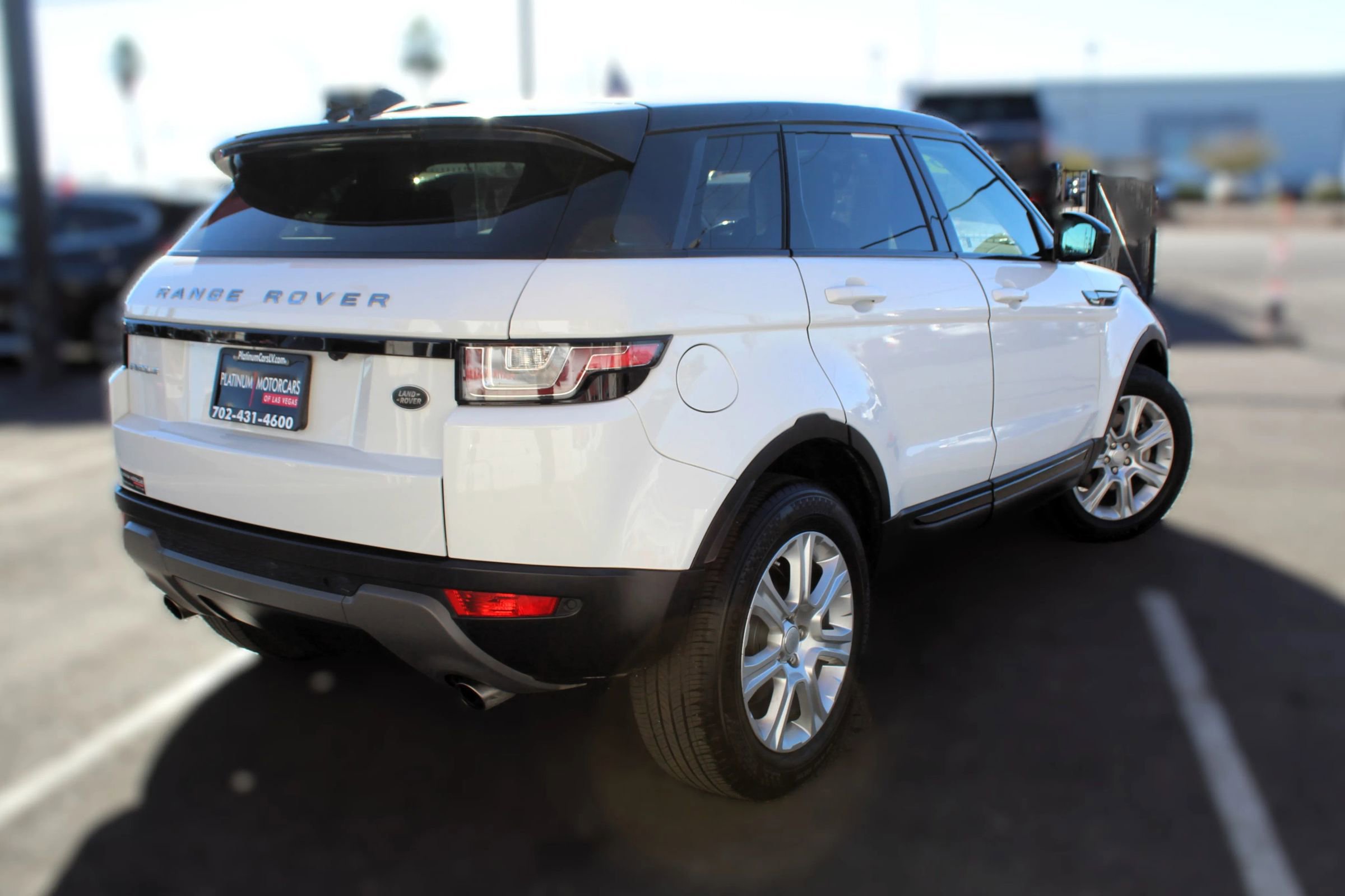 Used 2018 Land Rover Range Rover Evoque SE Sport Utility 4D image 6