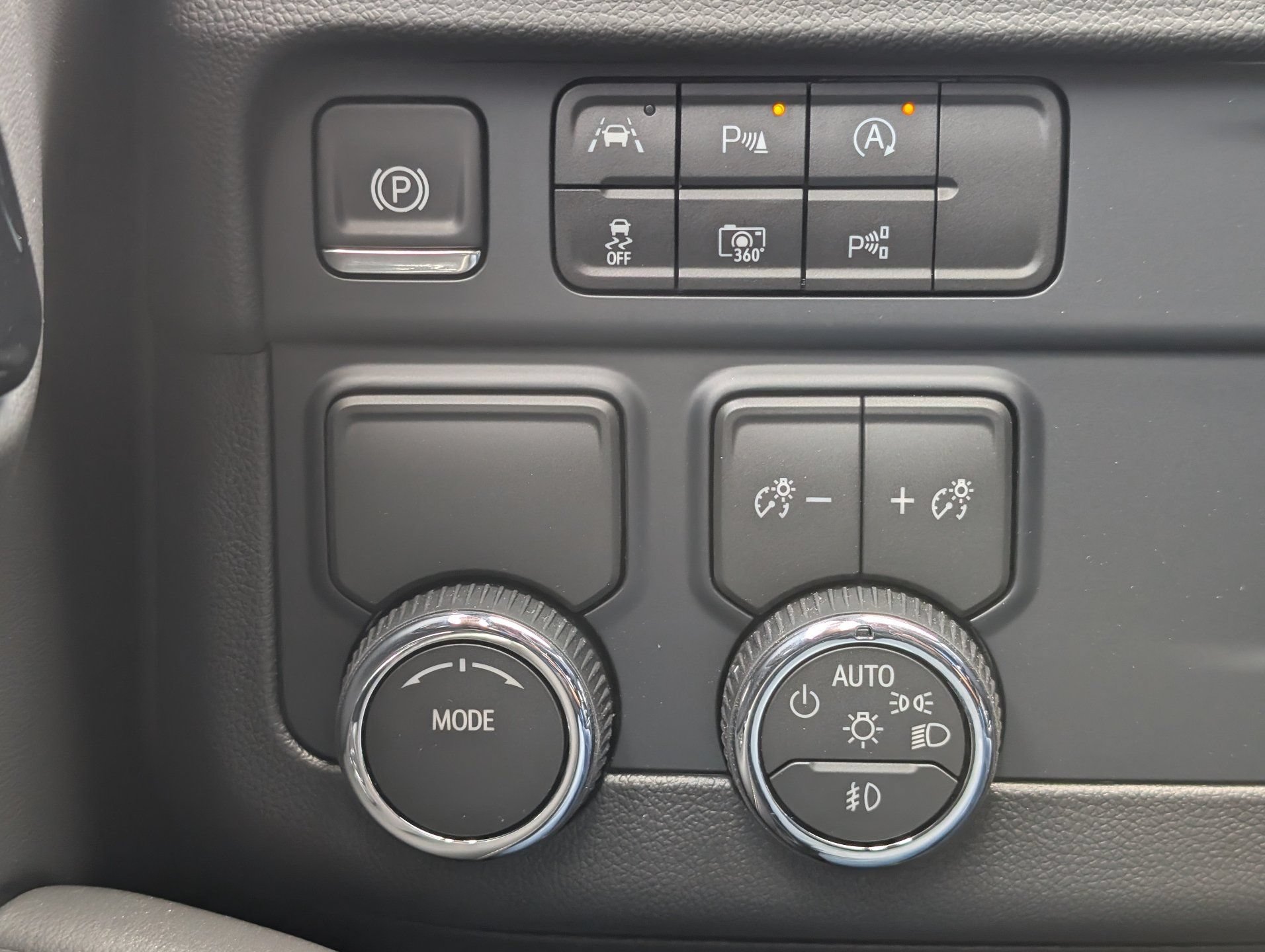 New 2026 Chevrolet Suburban Premier w/ LPO, Get Active Package RWD image 24