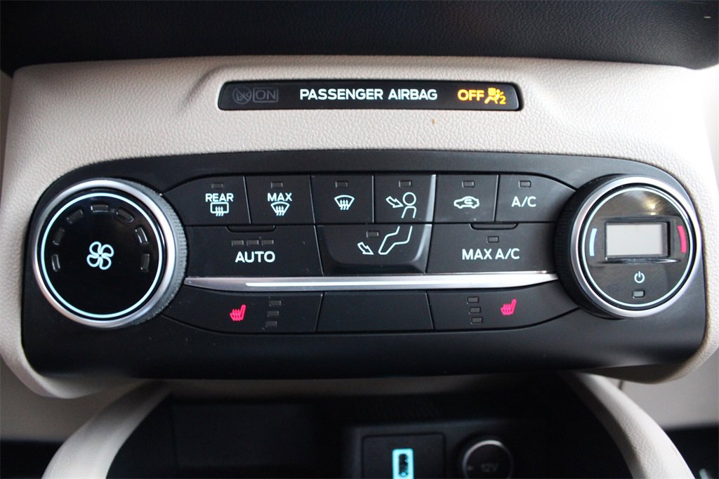 Used 2020 Ford Escape SE image 32