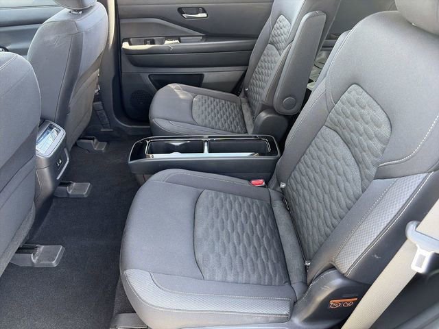 Used 2022 Nissan Pathfinder SV w/ SV Premium Package image 18