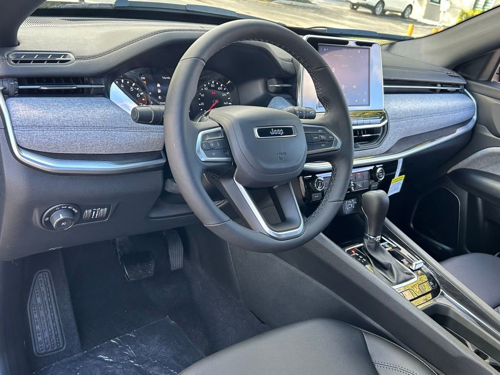 New 2026 Jeep Compass Latitude image 36