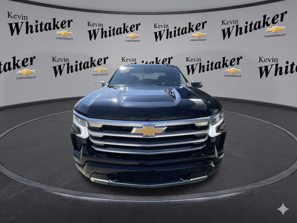 Certified 2025 Chevrolet Silverado 1500 High Country AWD/4WD image 3