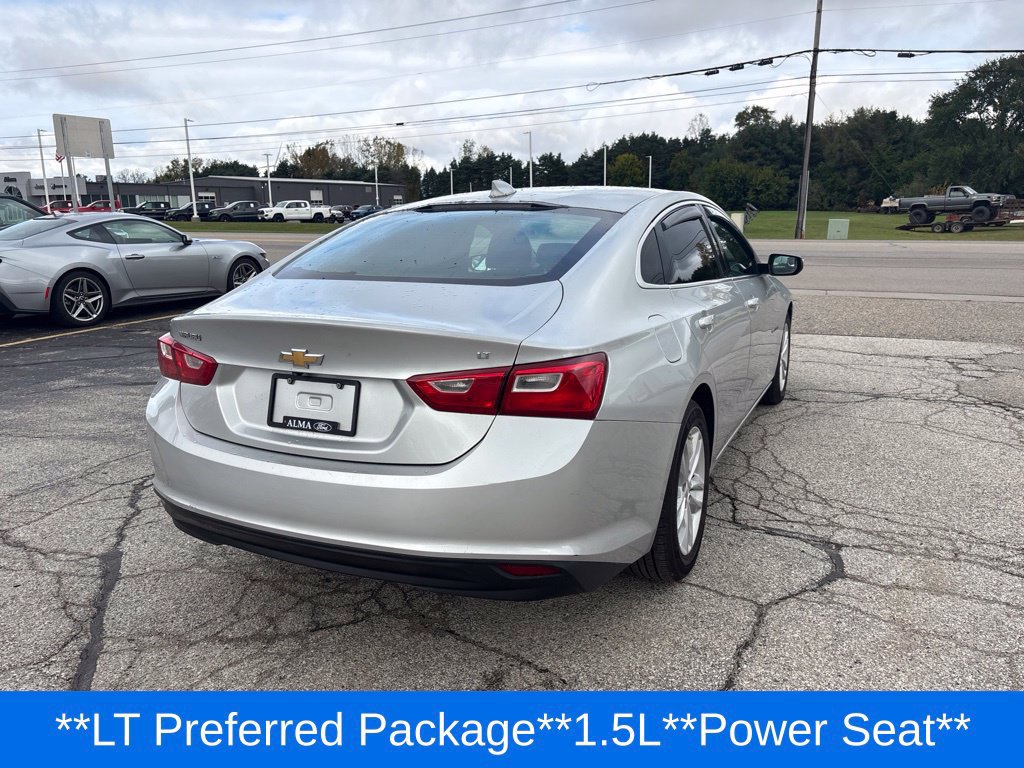 Used 2017 Chevrolet Malibu LT FWD image 29