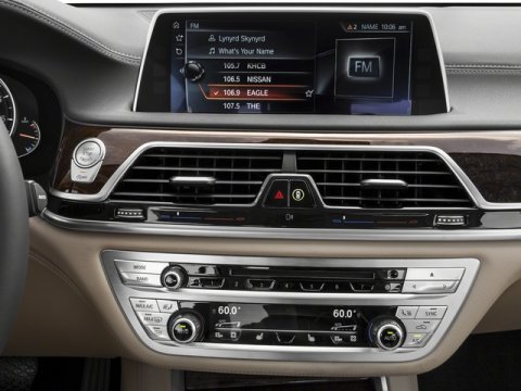 Used 2018 BMW 740i image 10