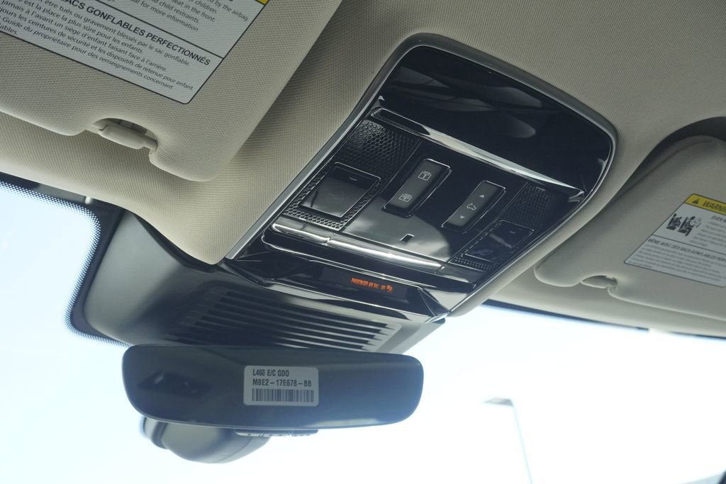 New 2026 Land Rover Range Rover SE image 16