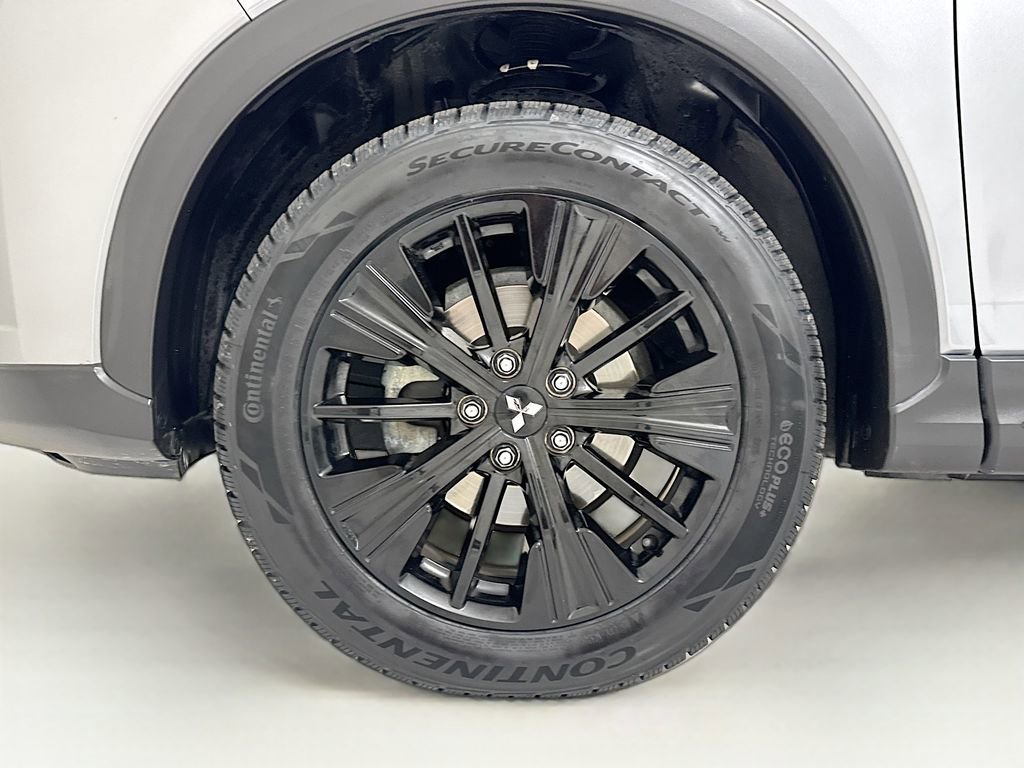 Used 2020 Mitsubishi Eclipse Cross LE image 28