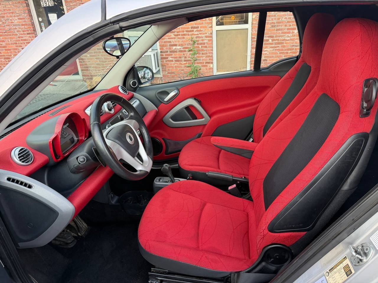 Used 2013 smart fortwo passion RWD image 10