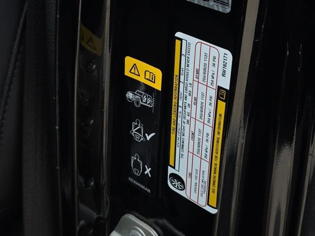Used 2024 Jeep Wrangler Unlimited Sahara w/ Technology Group AWD/4WD image 37
