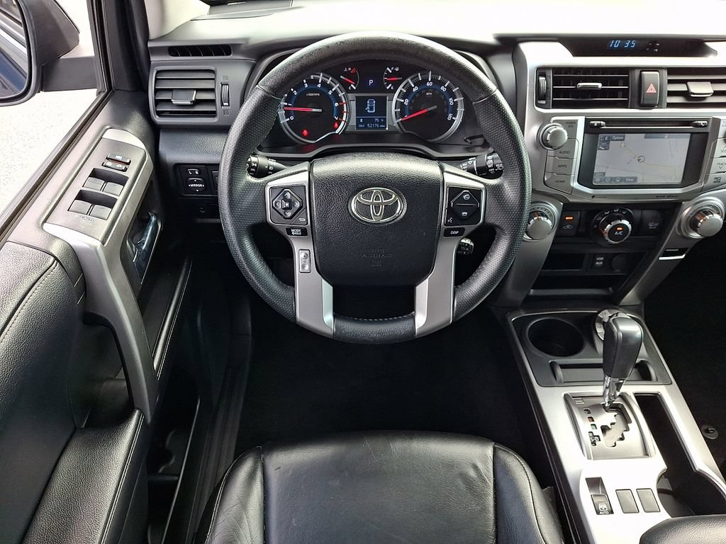 Used 2018 Toyota 4Runner SR5 AWD/4WD image 15