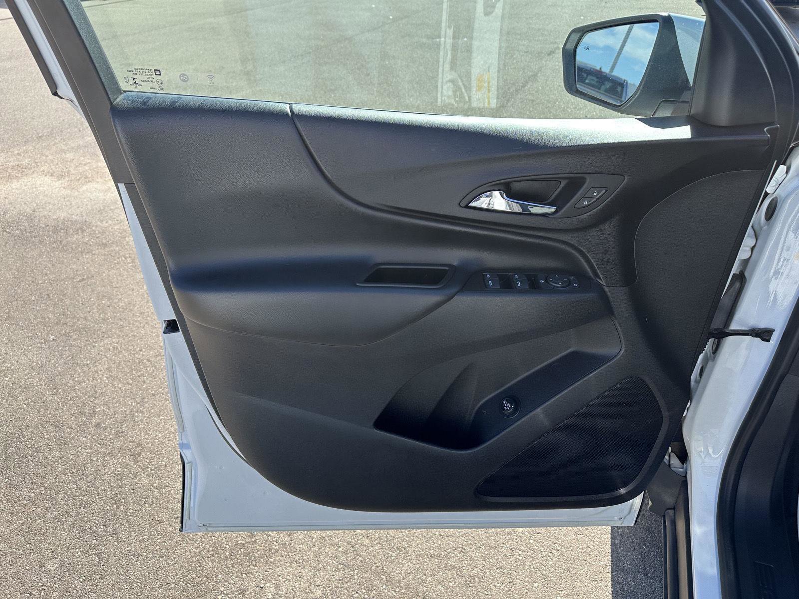 Used 2023 Chevrolet Equinox LT image 21