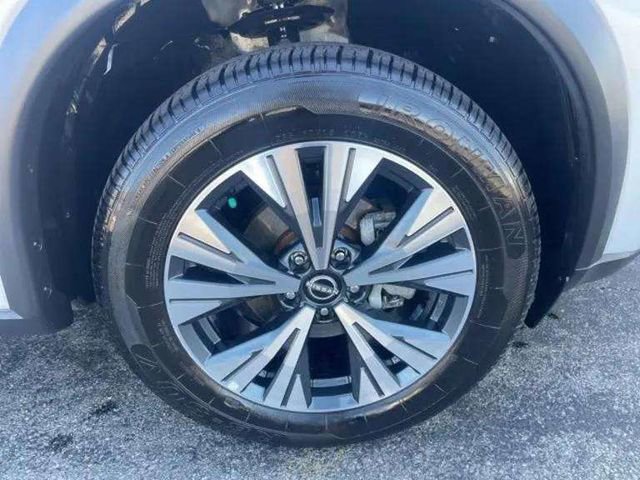 Used 2023 Nissan Rogue SV image 14